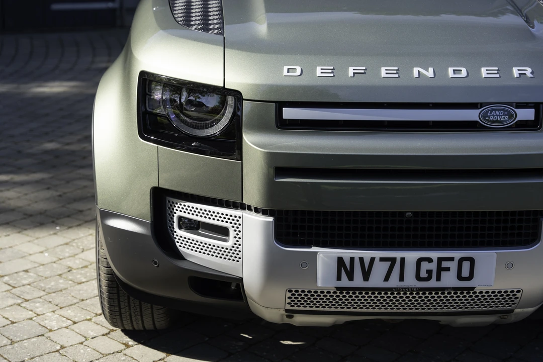 2022 Land Rover Defender L663 - Image 25 of 31