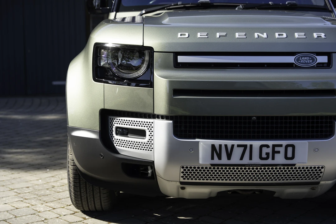 2022 Land Rover Defender L663 - Image 26 of 31