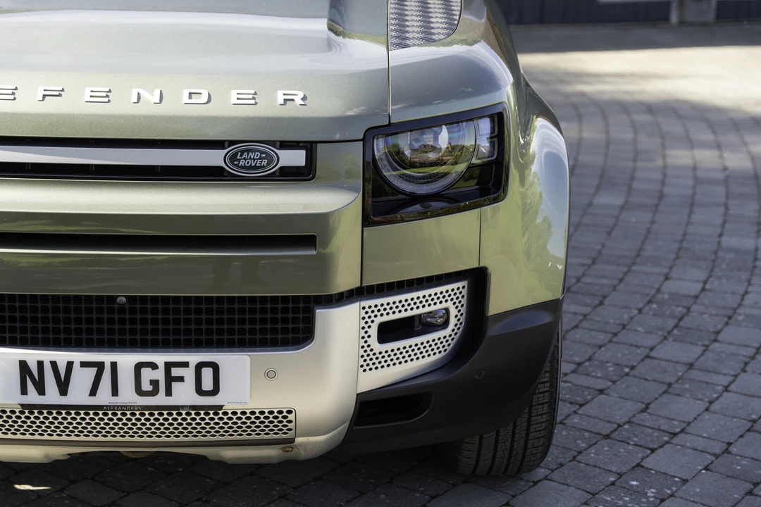 2022 Land Rover Defender L663 - Image 27 of 31