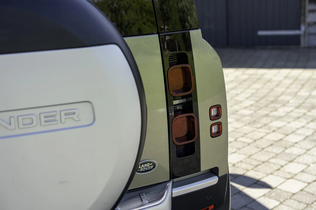 2022 Land Rover Defender L663 - Image 15 of 31
