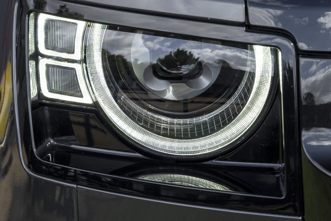 2022 Land Rover Defender L663 - Image 13 of 31