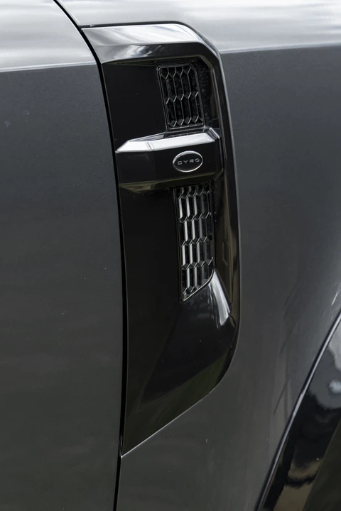 2022 Land Rover Defender L663 - Image 16 of 31