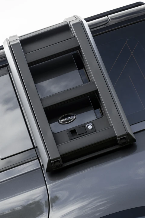 2022 Land Rover Defender L663 - Image 28 of 31