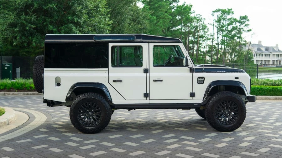 2022 Land Rover Defender L663 - Image 6 of 20