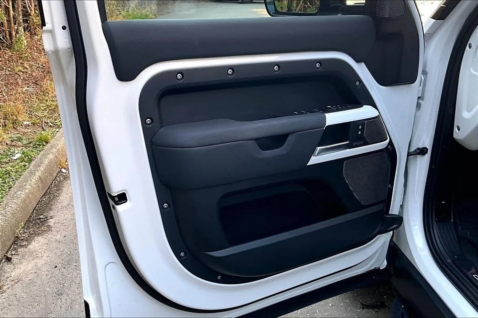2022 Land Rover Defender L663 - Image 8 of 20