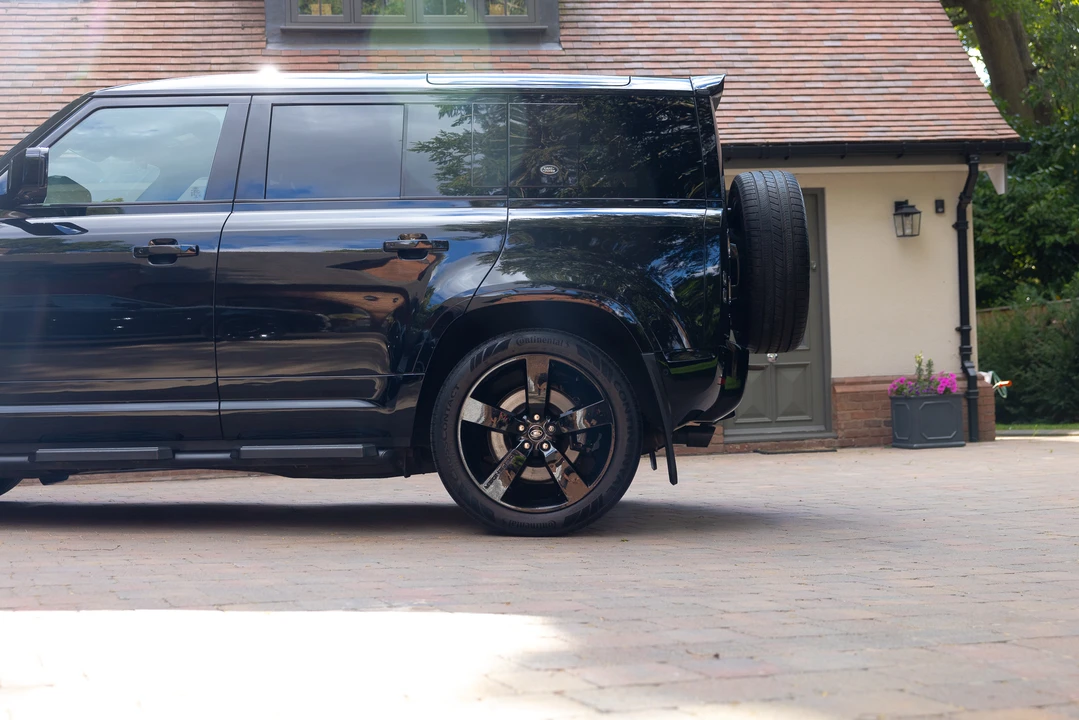 2022 Land Rover Defender L663 - Image 27 of 31