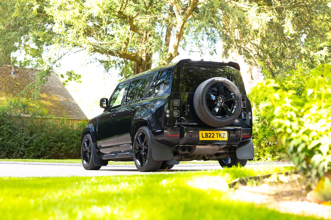 2022 Land Rover Defender L663 - Image 17 of 31