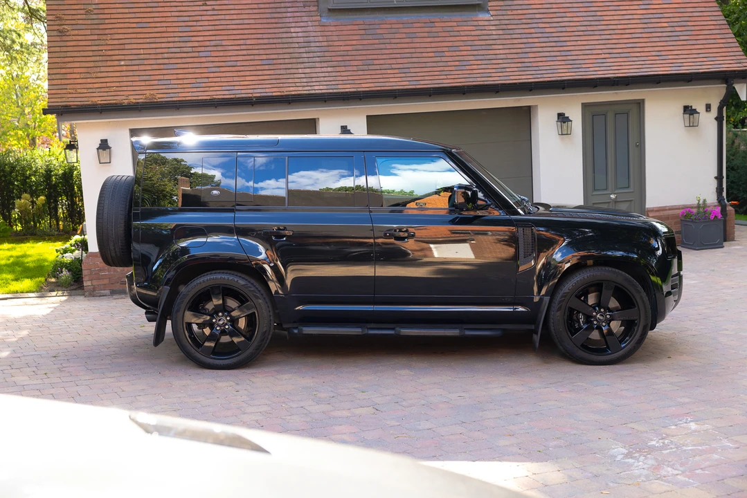 2022 Land Rover Defender L663 - Image 8 of 31