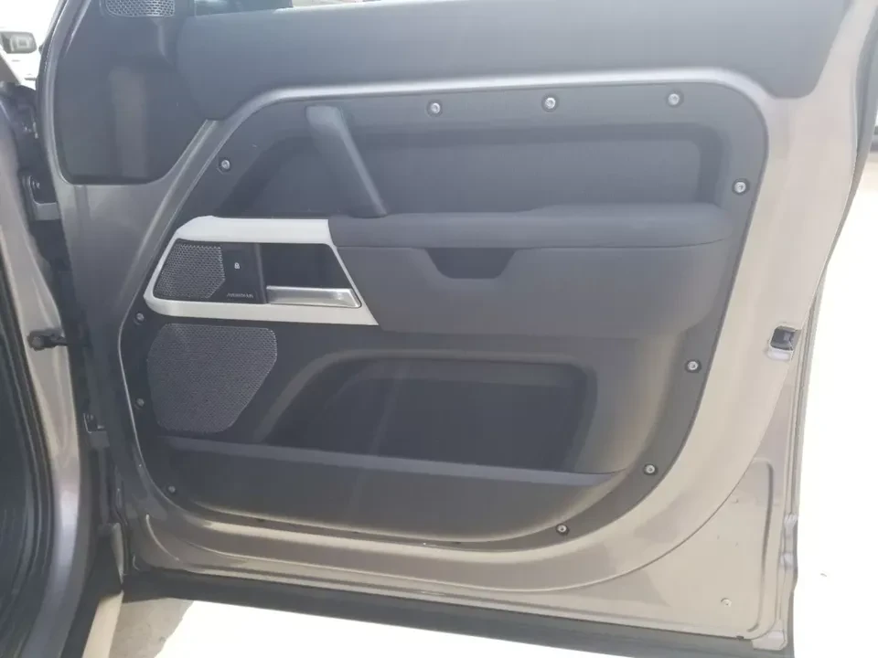 2022 Land Rover Defender L663 - Image 15 of 19