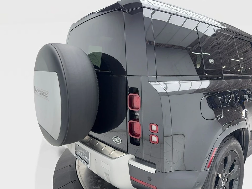 2022 Land Rover Defender L663 - Image 7 of 21