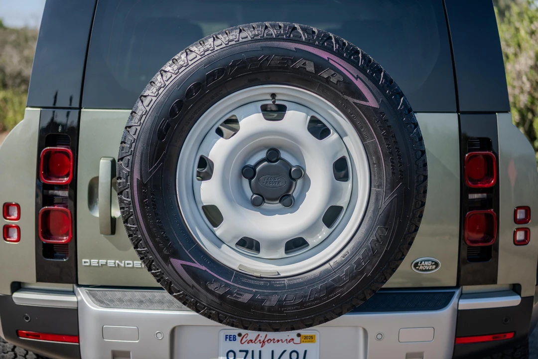 2022 Land Rover Defender L663 - Image 19 of 31