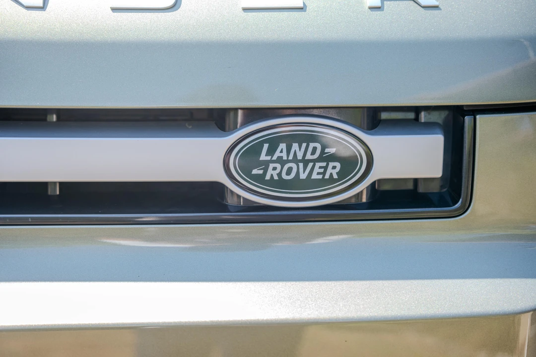 2022 Land Rover Defender L663 - Image 11 of 31