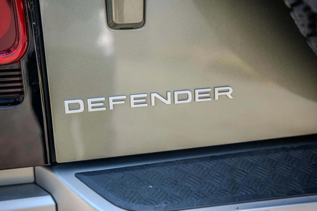 2022 Land Rover Defender L663 - Image 18 of 31