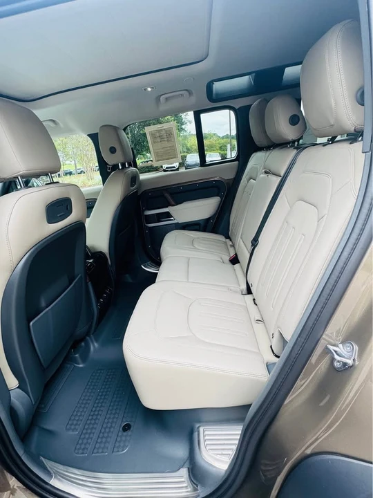 2022 Land Rover Defender L663 - Image 9 of 10