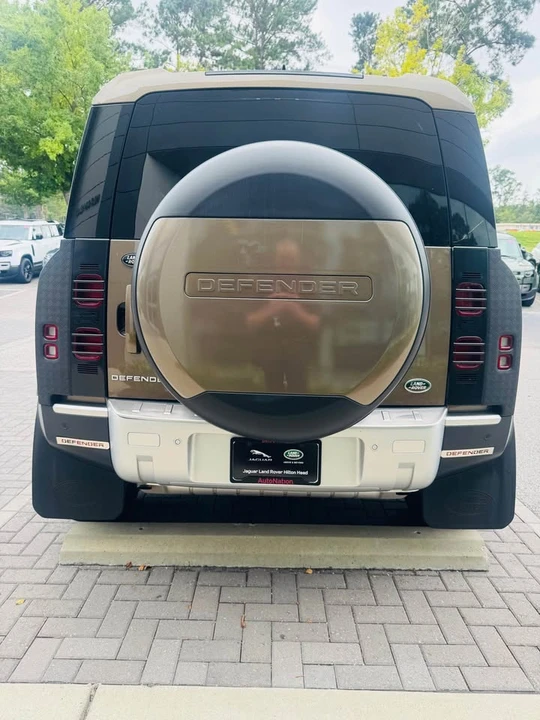 2022 Land Rover Defender L663 - Image 4 of 10
