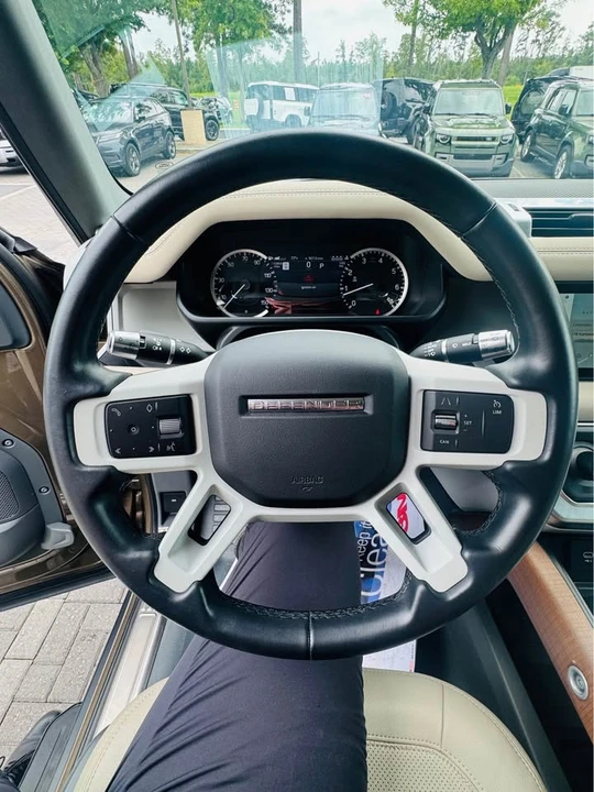 2022 Land Rover Defender L663 - Image 6 of 10