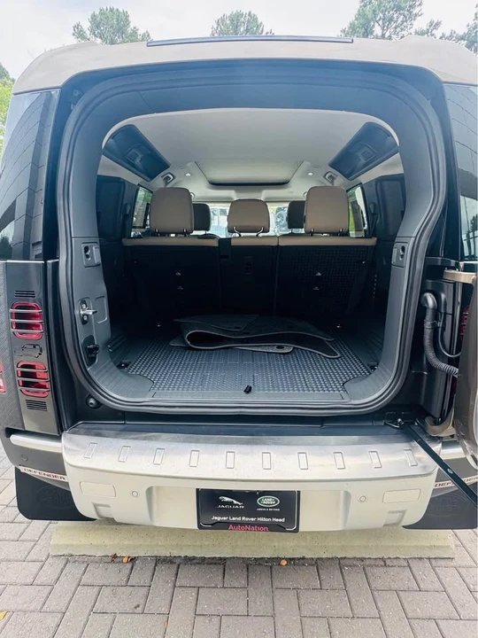 2022 Land Rover Defender L663 - Image 10 of 10