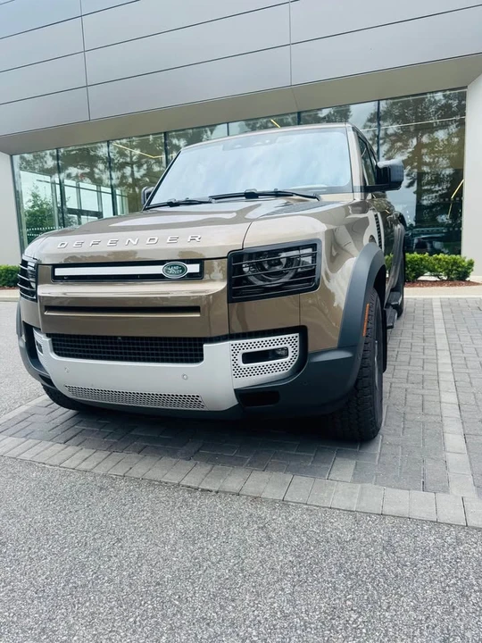 2022 Land Rover Defender L663 - Image 2 of 10