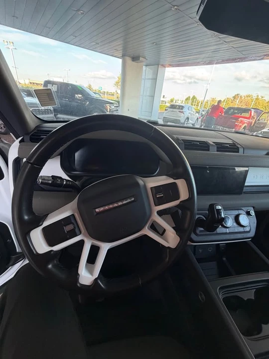 2022 Land Rover Defender L663 - Image 4 of 9