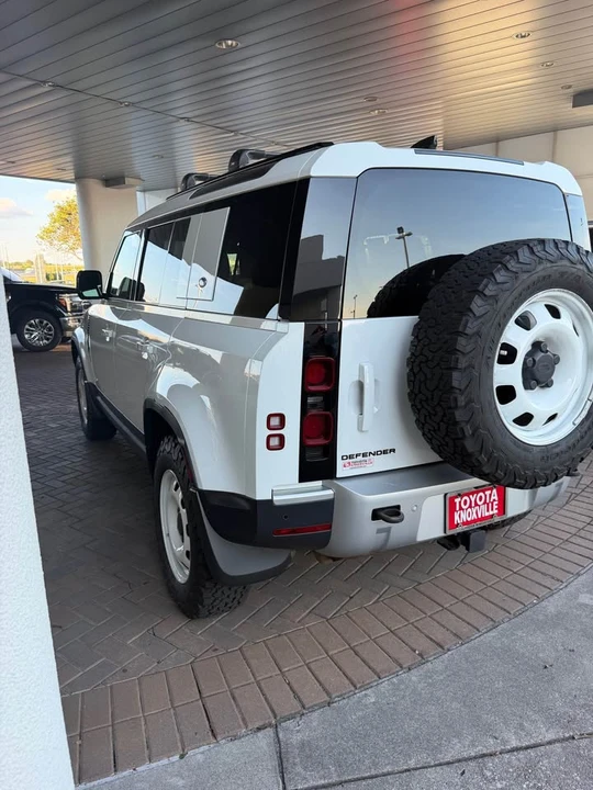 2022 Land Rover Defender L663 - Image 3 of 9