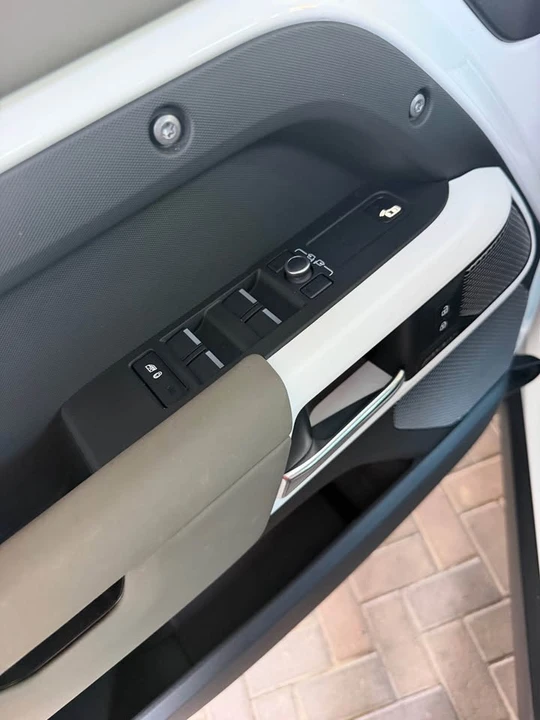 2022 Land Rover Defender L663 - Image 7 of 9