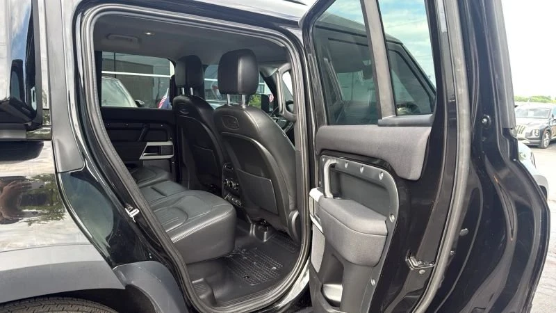 2022 Land Rover Defender L663 - Image 5 of 11