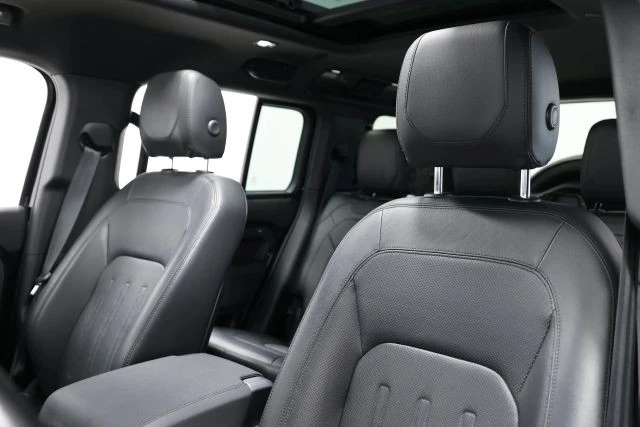 2022 Land Rover Defender L663 - Image 15 of 31
