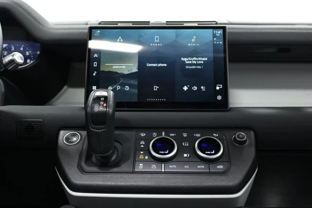 2022 Land Rover Defender L663 - Image 26 of 31