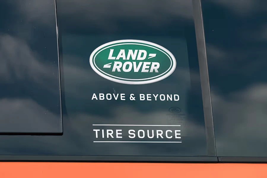2022 Land Rover Defender L663 - Image 19 of 31