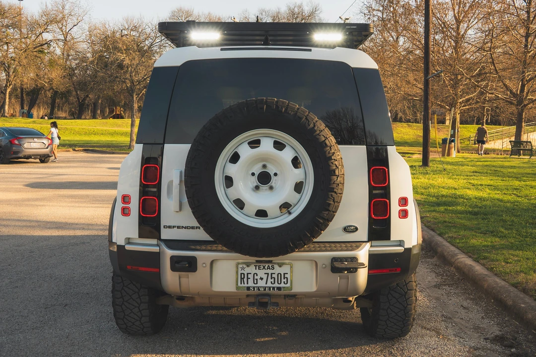 2022 Land Rover Defender L663 - Image 15 of 31