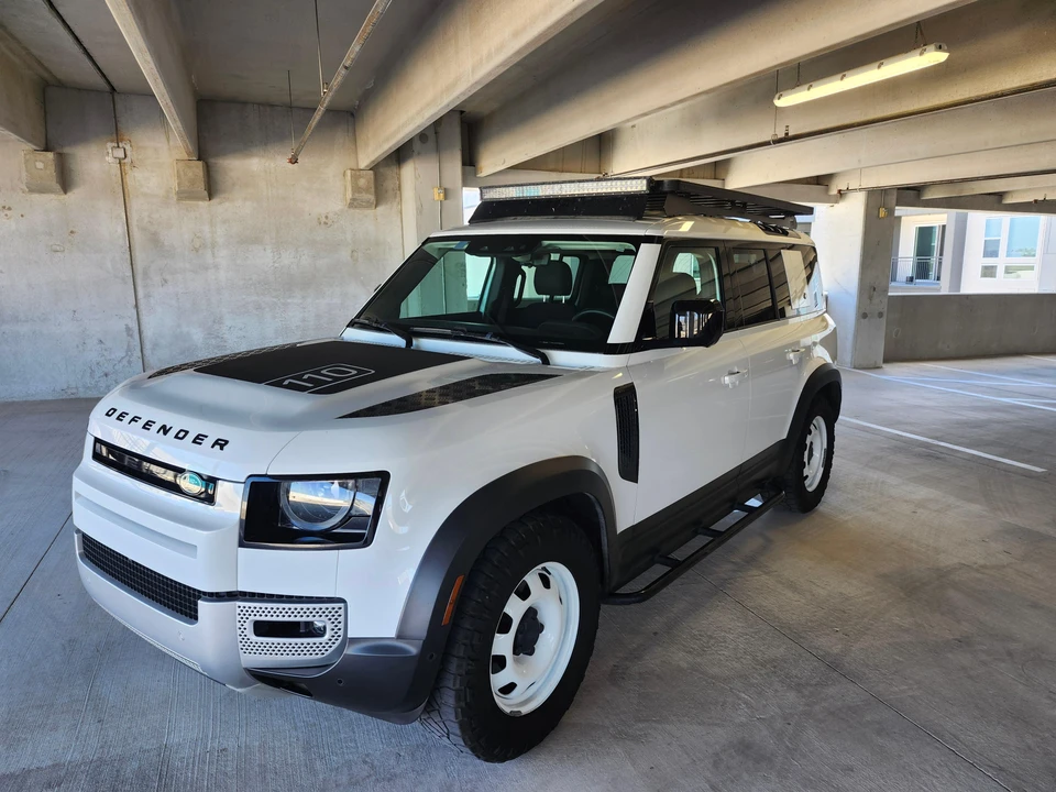 2022 Land Rover Defender L663 - Image 9 of 31