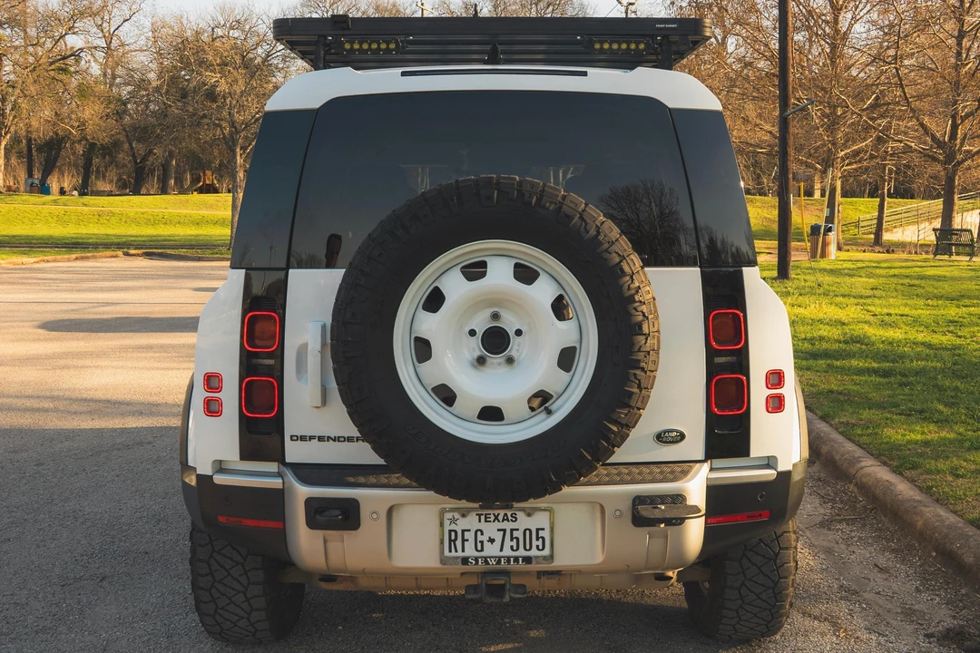 2022 Land Rover Defender L663 - Image 5 of 31