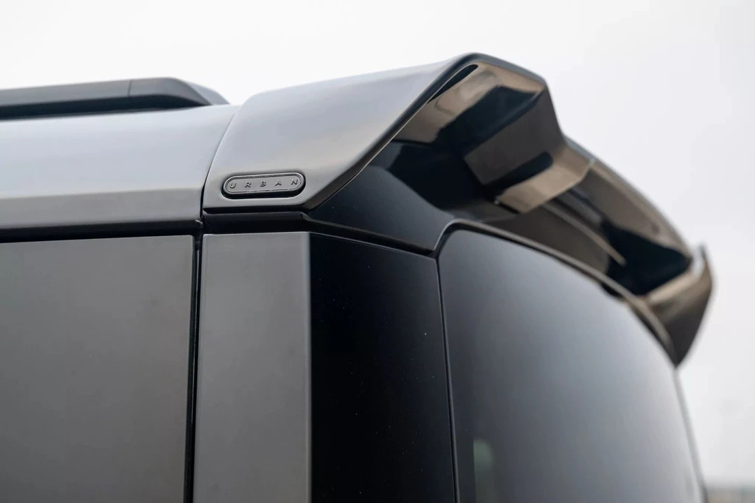2022 Land Rover Defender L663 - Image 18 of 21