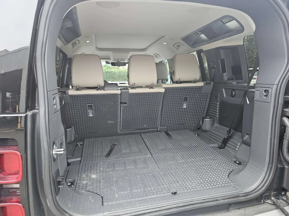 2022 Land Rover Defender L663 - Image 10 of 11