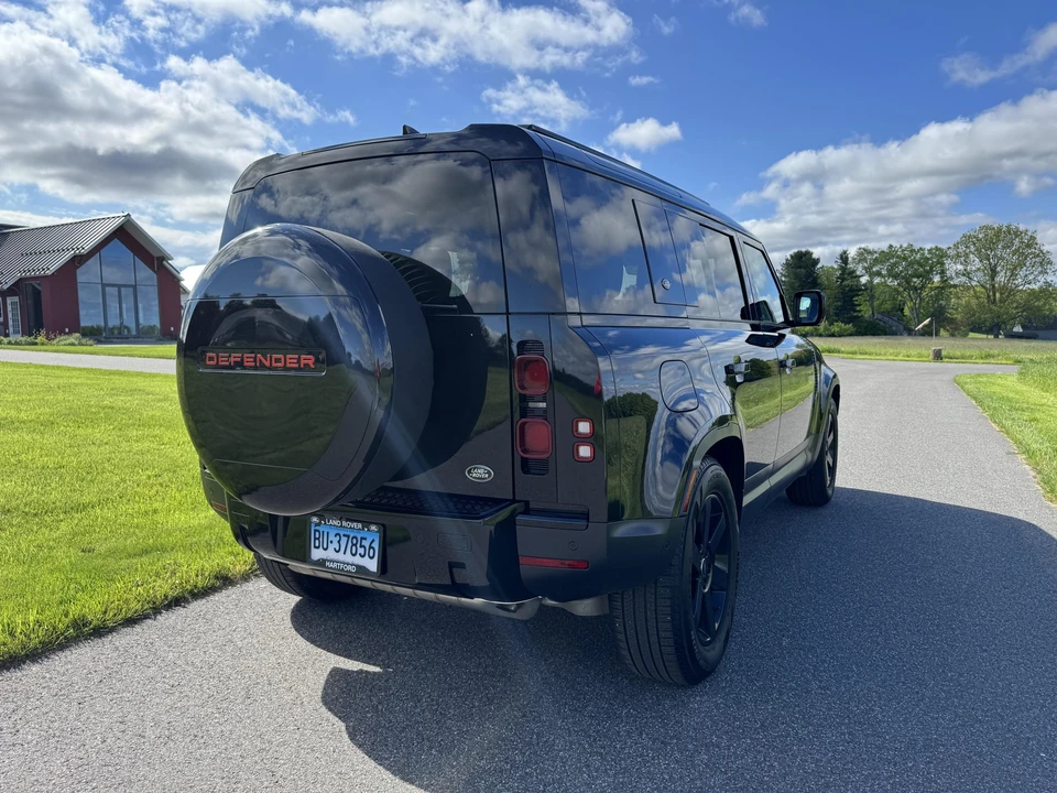 2022 Land Rover Defender L663 - Image 15 of 31