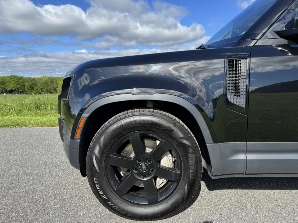 2022 Land Rover Defender L663 - Image 28 of 31