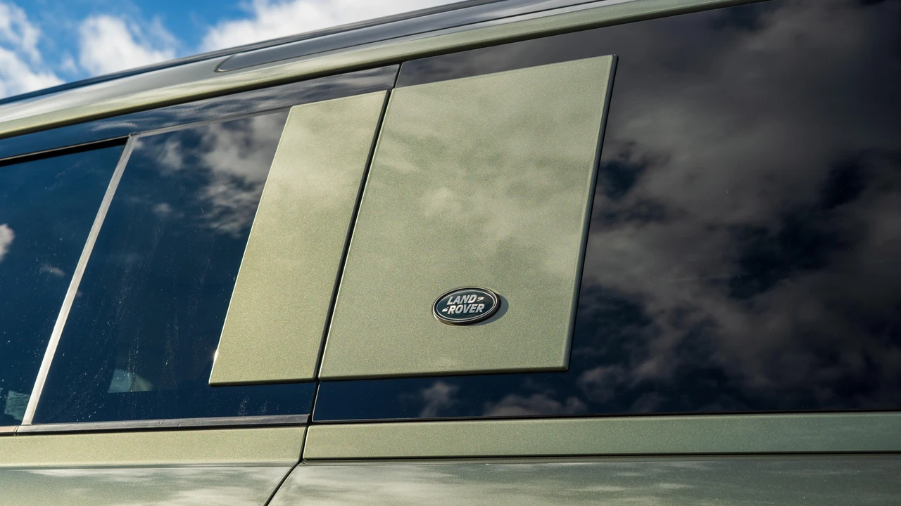 2022 Land Rover Defender L663 - Image 26 of 31