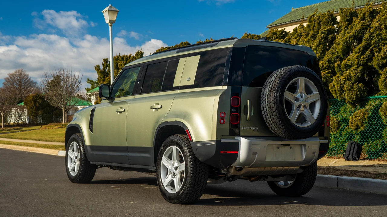2022 Land Rover Defender L663 - Image 9 of 31