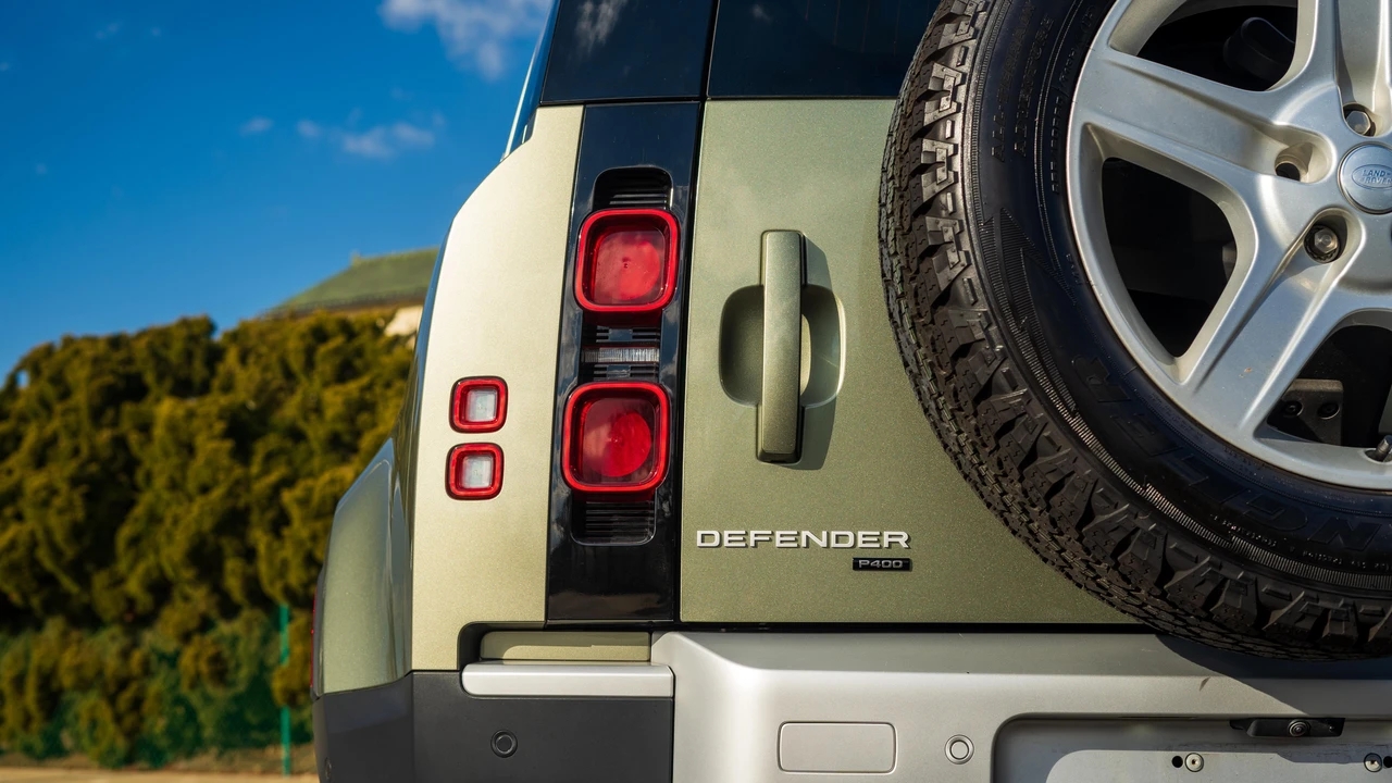 2022 Land Rover Defender L663 - Image 27 of 31