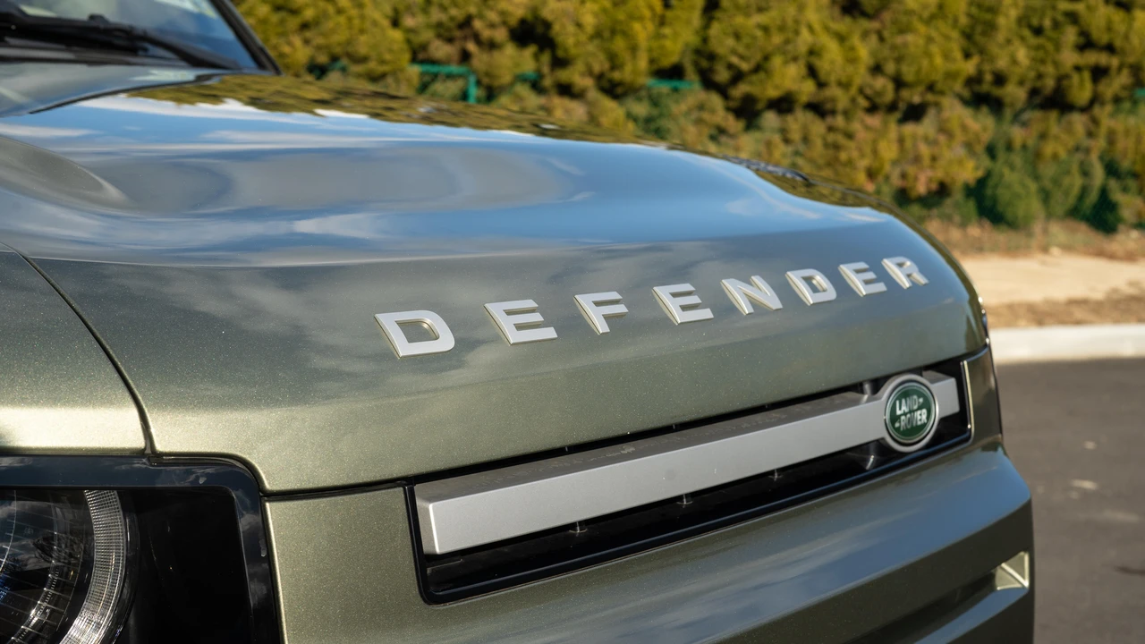 2022 Land Rover Defender L663 - Image 13 of 31