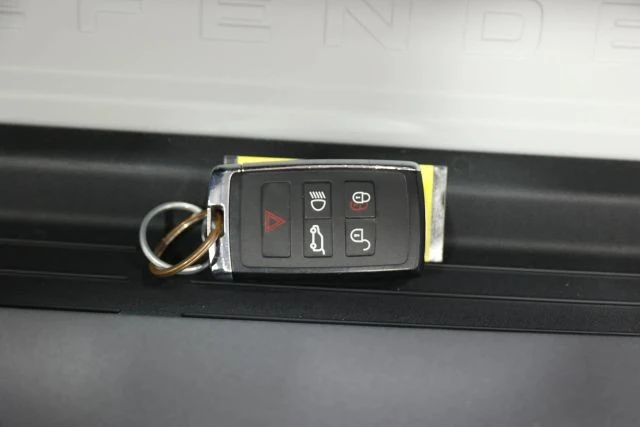 2022 Land Rover Defender L663 - Image 5 of 12