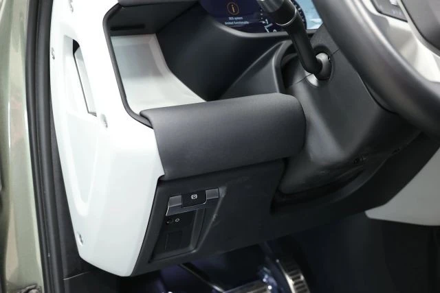 2022 Land Rover Defender L663 - Image 17 of 21