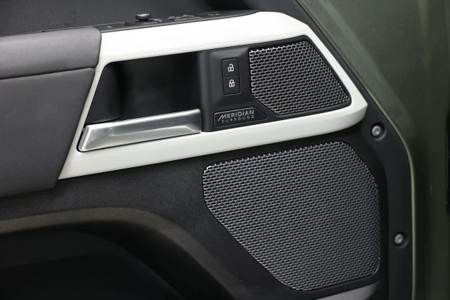 2022 Land Rover Defender L663 - Image 10 of 12