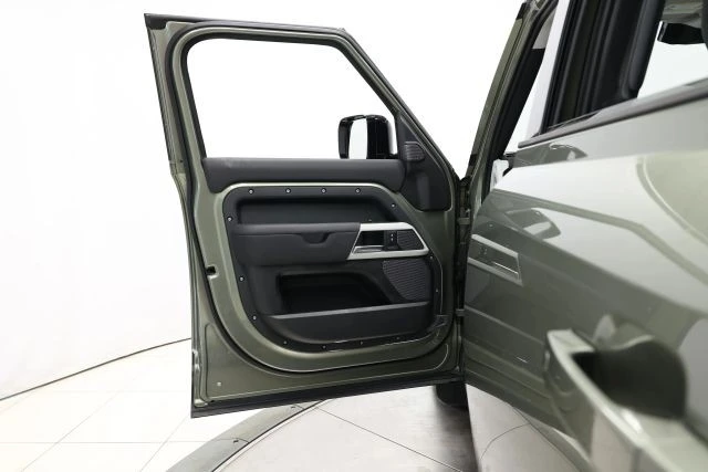 2022 Land Rover Defender L663 - Image 9 of 21