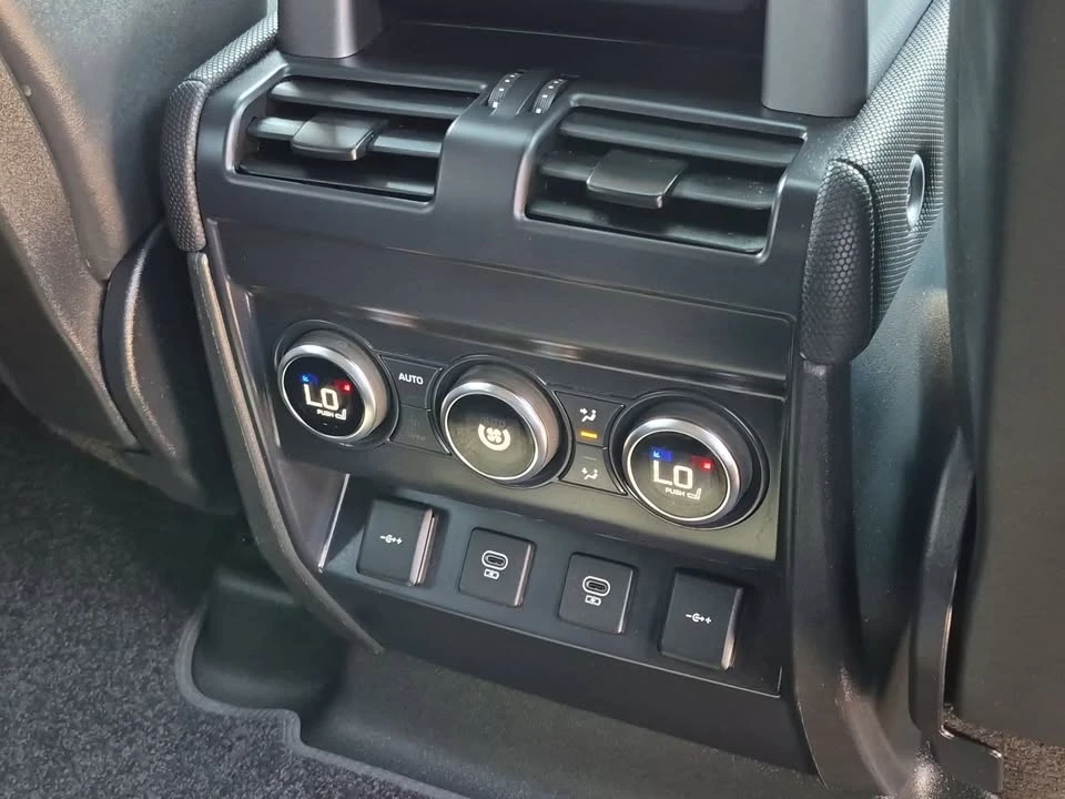 2022 Land Rover Defender V8 - Image 16 of 19