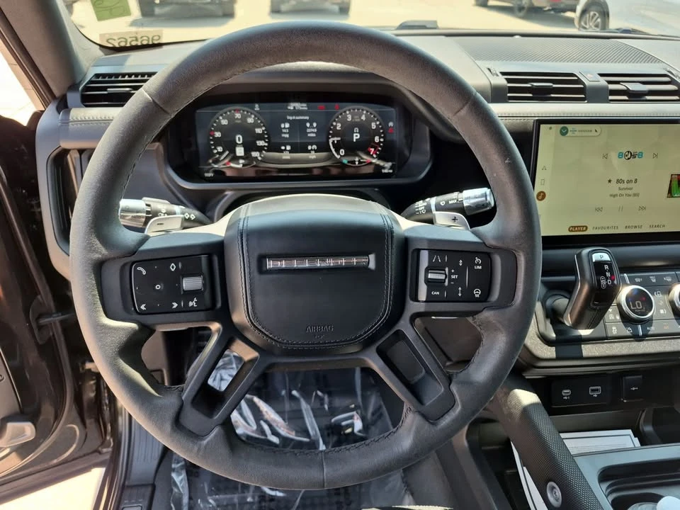 2022 Land Rover Defender V8 - Image 17 of 18