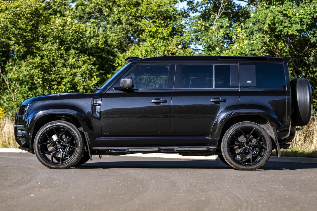 2022 Land Rover Defender 110 - Image 4 of 31