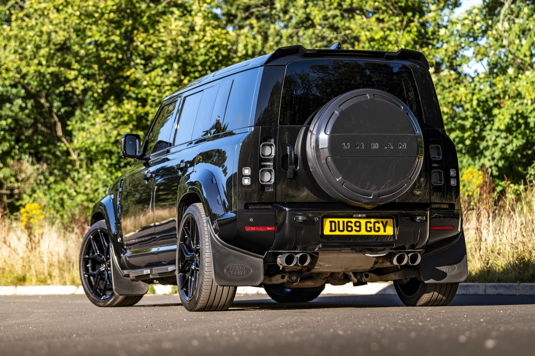 2022 Land Rover Defender 110 - Image 13 of 31