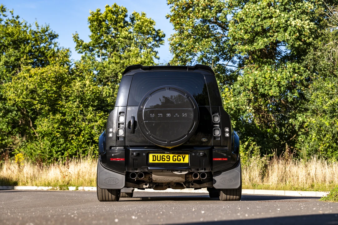 2022 Land Rover Defender 110 - Image 14 of 31