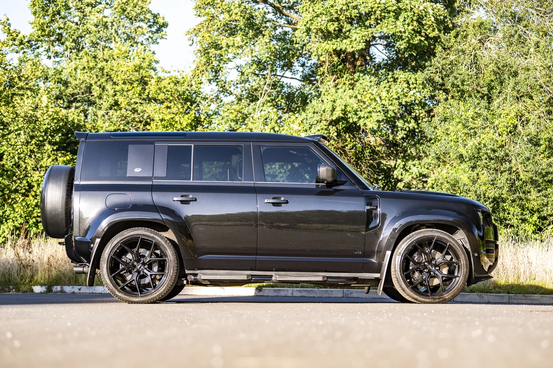 2022 Land Rover Defender 110 - Image 8 of 31